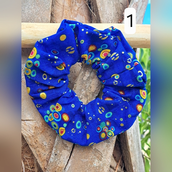 ONE Colorful Scrunchie Blue Cotton Dots Peacock Theme - Picture 2 of 10